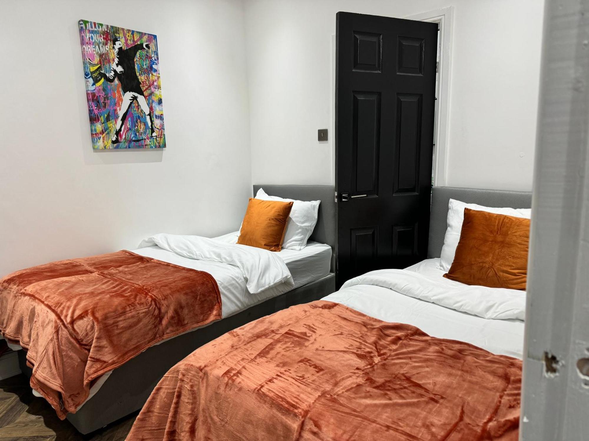 4 Bed 4 Bath House With Free Parking, 5 Mins To Lfc And 15 Mins To City Centre 리버풀 외부 사진