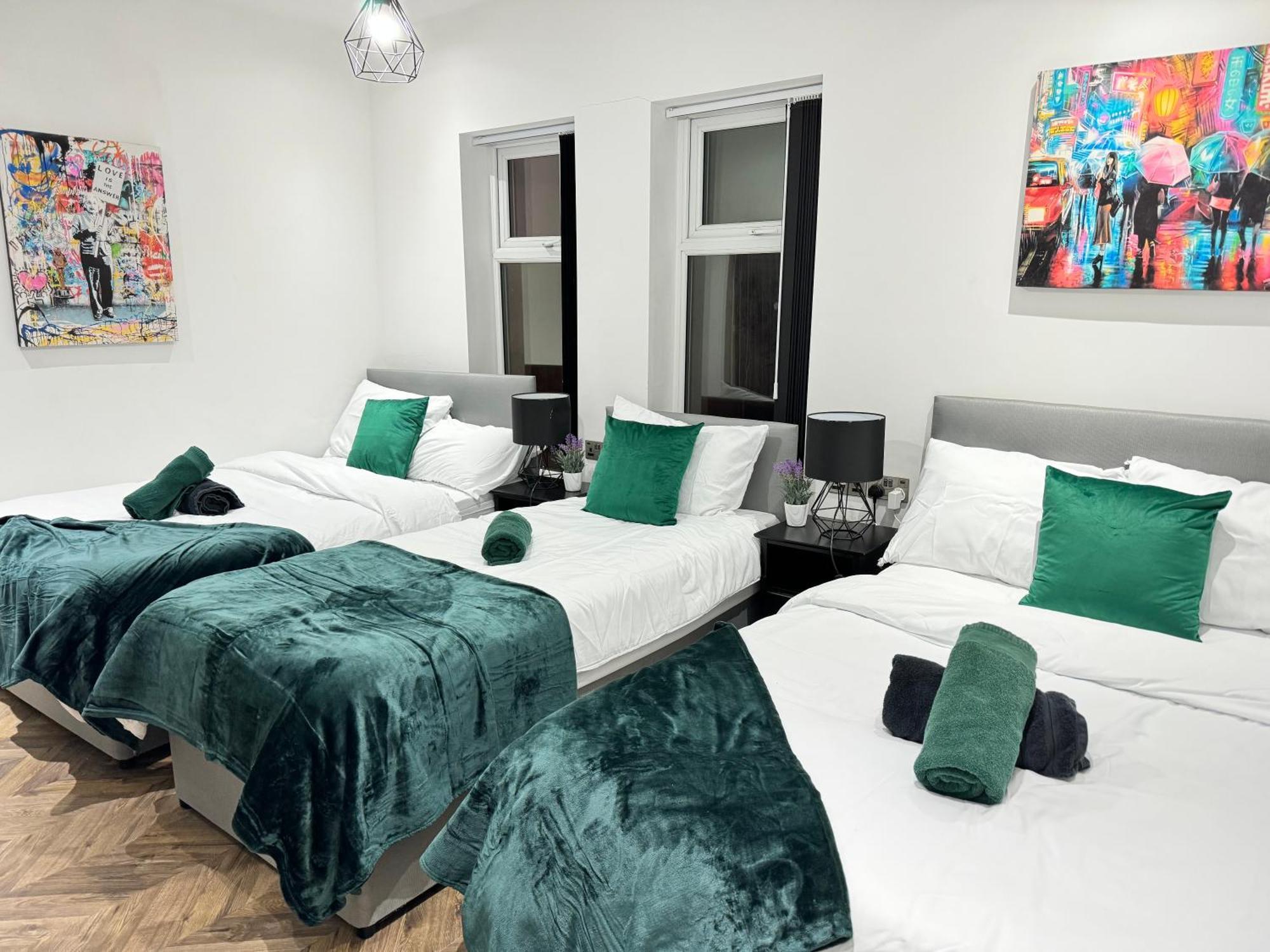 4 Bed 4 Bath House With Free Parking, 5 Mins To Lfc And 15 Mins To City Centre 리버풀 외부 사진